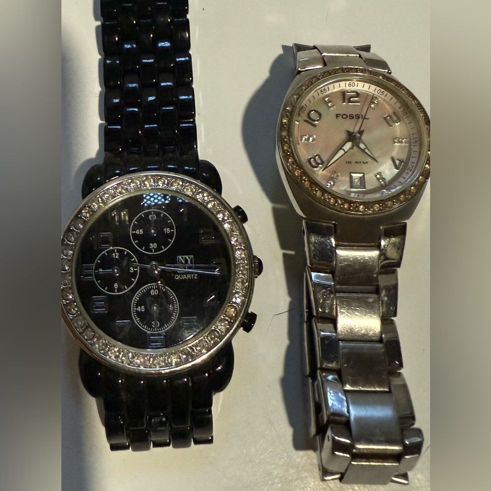 Bundle of 2 Stylish Women’s Watches Fossil NY Quartz Sparkling Crystal Accents
